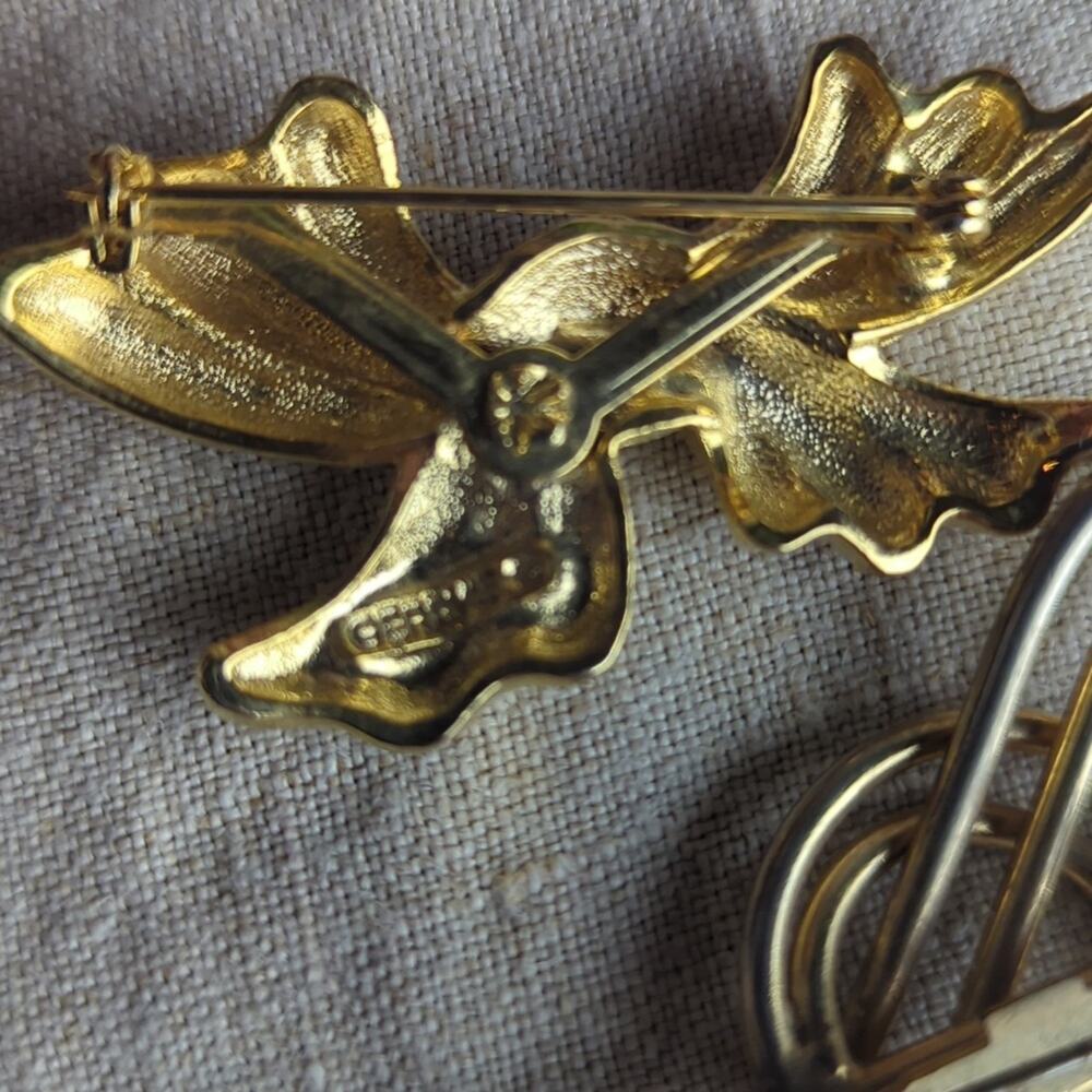 Vintage Signed Brooch Set – Gerry & Sarah Coventry Gold Tone Costume Jewelry - Picture 4 of 8